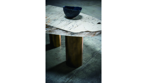 Oval dining table for 6 - Image 2
