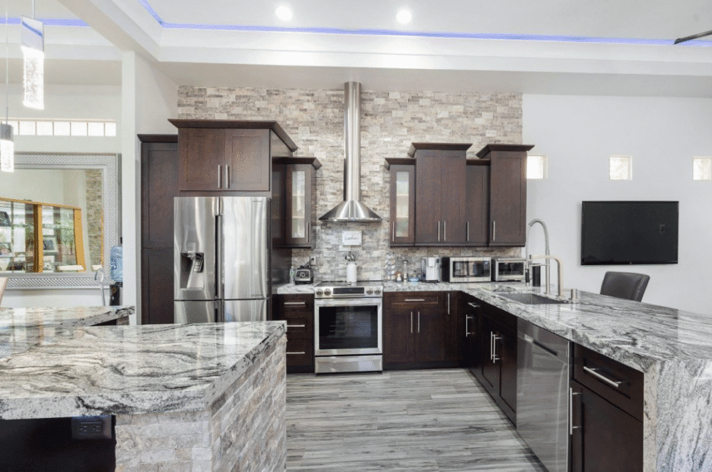10x10 kitchen renovation cost in the UAE can range from $15,000 to $50,000