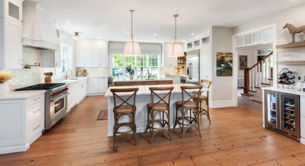 Renovated kitchen costing between CAD $12,000 and $35,000