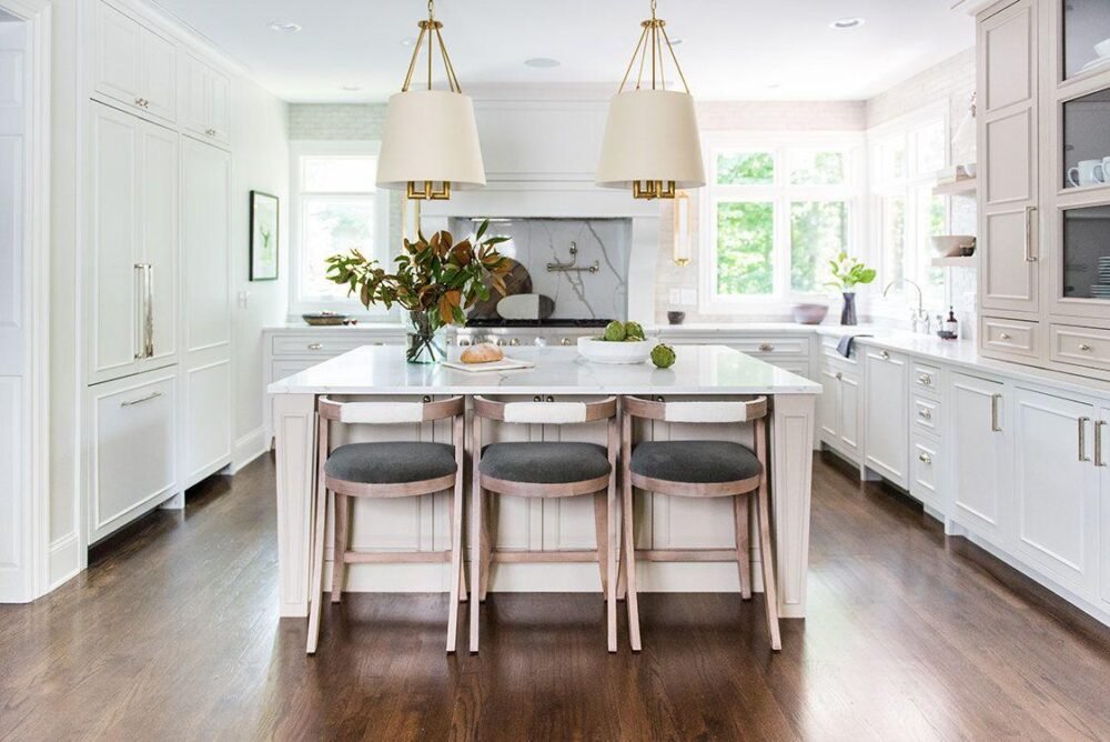 Open Concept U Shaped Kitchen Island Seating
