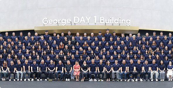 George Group 600 Staff