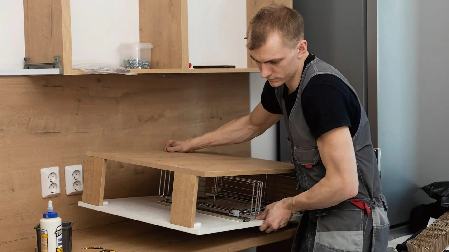 Installers are installing furniture